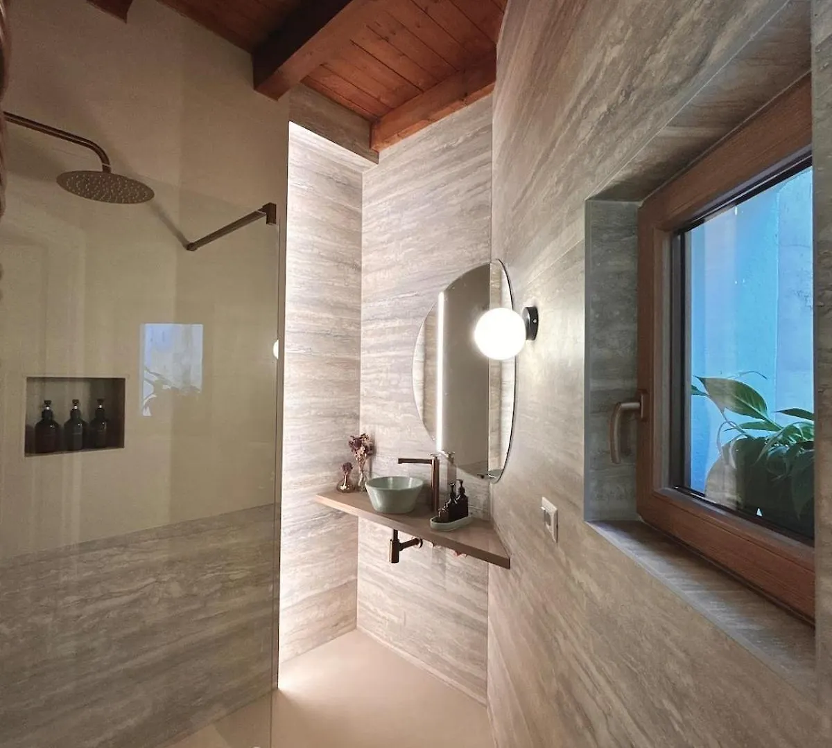 Design Suite Milano 0*,